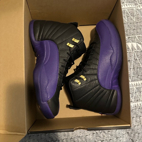 Air Jordan 12 Retro OG ‘Court Purple’ - Picture 2 of 10